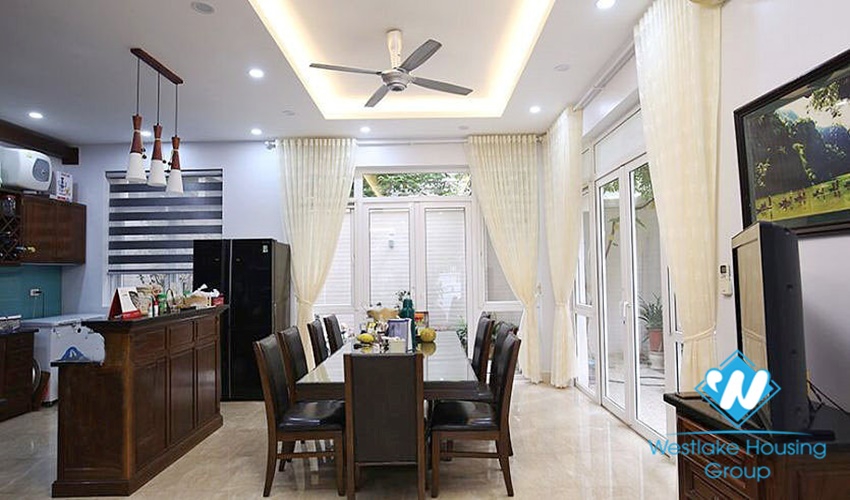 Fully furnished villa for rent with five bedrooms, very open living space
